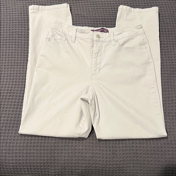 Gloria Vanderbilt “Amanda” 2.0 Slim Leg Jeans - 10 - Picture 2 of 7